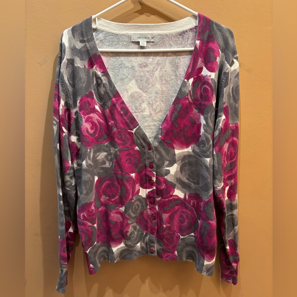 Merona floral V Neck cardigan with gray and pink floral pattern Size XXL